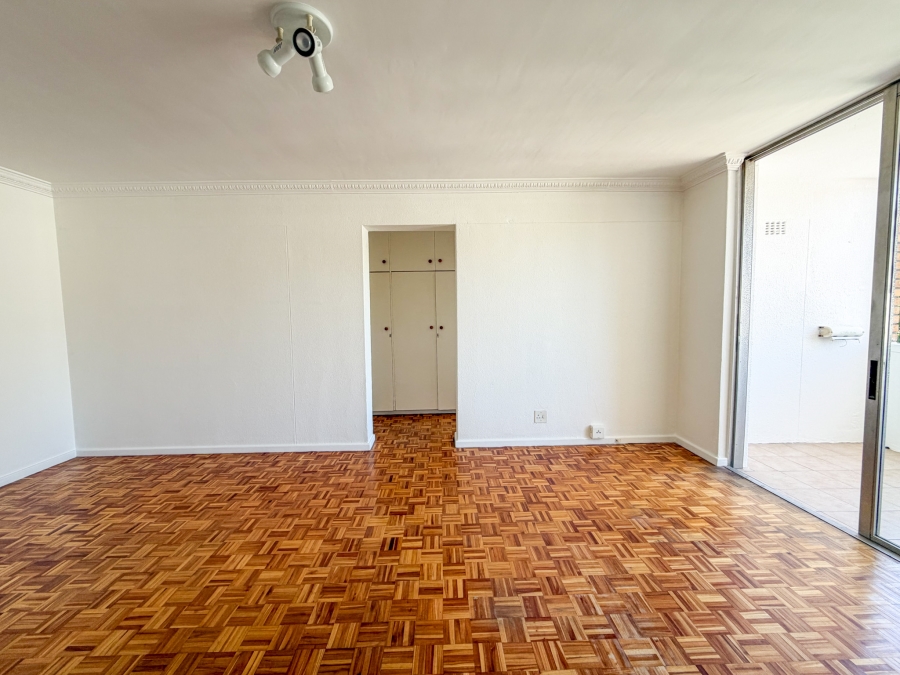 1 Bedroom Property for Sale in Oranjezicht Western Cape